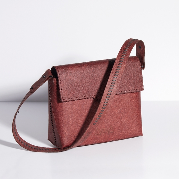 Aiya ayiA Benue Satchel with Kariba Wide Strap Red - Picture 2 of 5